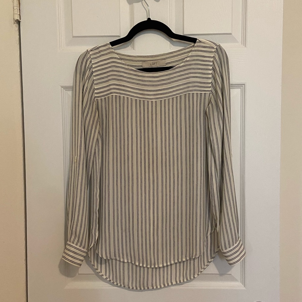 Striped loft convertible top